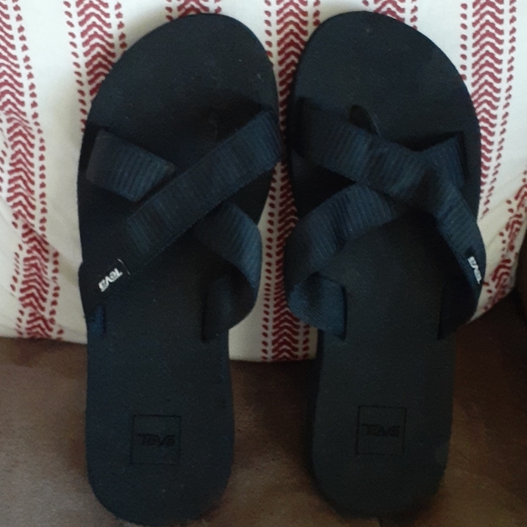 COPY - Teva sandles - Picture 1 of 4